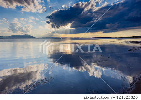 薩羅馬湖的日落 121323826