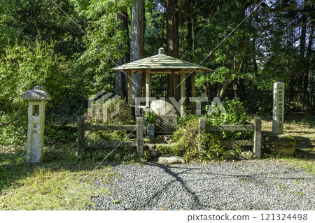 午夜中山夜哭石 靜岡縣掛川市 121324498