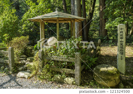 午夜中山夜哭石 靜岡縣掛川市 121324500