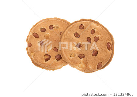 2 peanut rice crackers 121324963