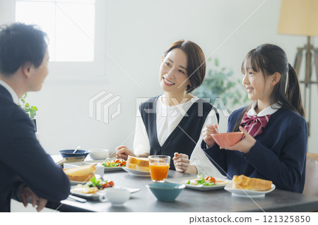 家庭早餐桌圖片 121325850