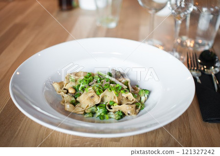 cooked, dish, food 121327242