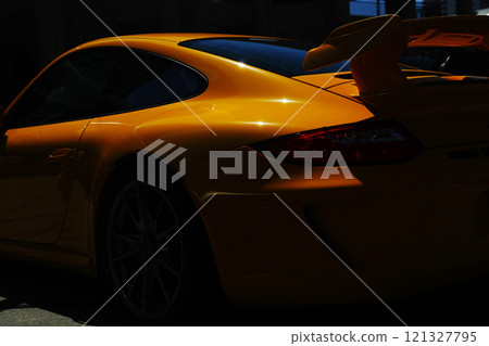 Orange Porsche GT3 121327795