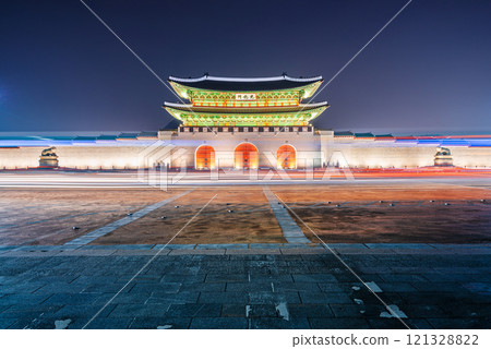 Gwanghwamun gate at Gyeongbokgung Palace in Seoul, South Korea at night. 121328822