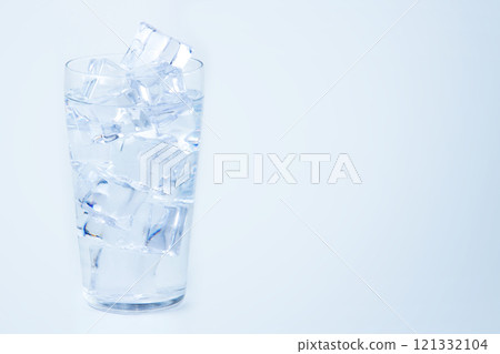 Glass ice water 121332104