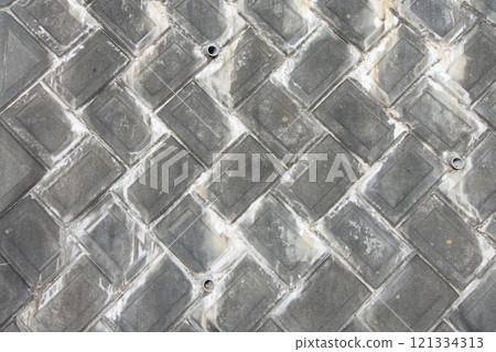 混凝土塊擋土牆表面滲出白色污漬 121334313