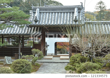 Koshoji Temple (Uji City, Kyoto Prefecture) where you can see the maple trees of Kotosaka Koshoji Temple (Uji City, Kyoto Prefecture) where you can see the maple trees of Kotosaka 121334573