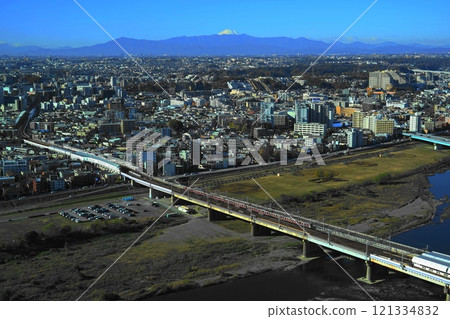 12月，富士山與玉川映襯藍天 世田谷1280 富士山、東急田園都市線 二子玉川站 121334832