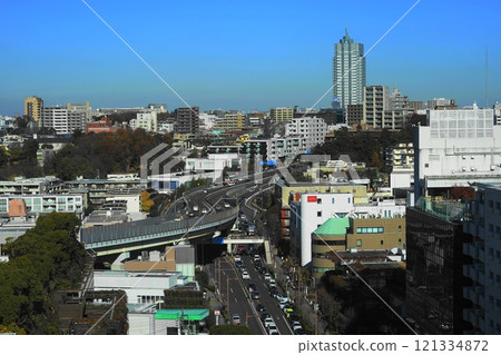 City streets with heavy traffic congestion: December 13:31 Setagaya, Futako Tamagawa and National Route 246 City streets with heavy traffic congestion: December 13:31 Setagaya, Futako Tamagawa and National Route 246 121334872