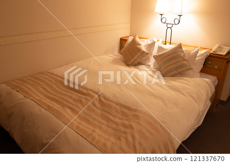 Hotel double bed 121337670