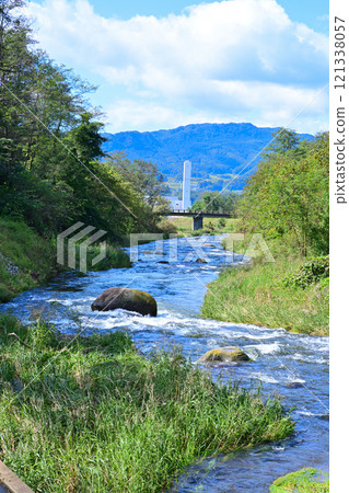 Early autumn scenery of the Usune River, a tributary of the Tone River, Numata City, Gunma Prefecture Early autumn scenery of the Usune River, a tributary of the Tone River, Numata City, Gunma Prefecture 121338057