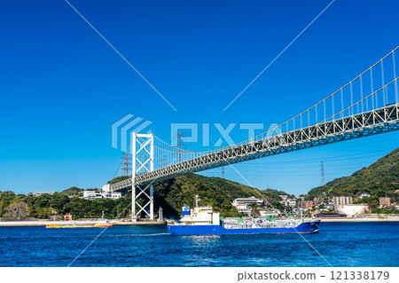 Kanmon Bridge from the Mekari Tide Observation Promenade [Kitakyushu City, Fukuoka Prefecture] 121338179