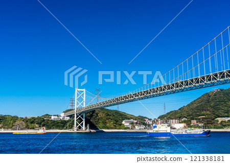 從Mekari觀光長廊看到的關門橋[福岡縣北九州市] 121338181