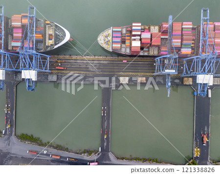 containers in port containers in port 121338826