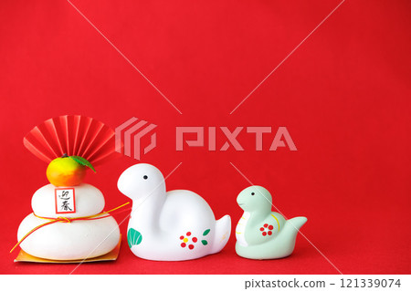 Kagami mochi and snake year New Year image Kagami mochi and snake year New Year image 121339074