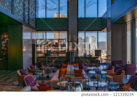 The reception lobby of Mesm Tokyo, a luxury hotel located in Waters Takeshiba near Hamamatsucho Station and Takeshiba Station. 121339234