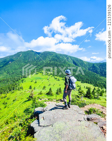 夏季攀登希亞山、貓山(貓山~希亞山:希亞山頂景色) 夏季攀登希亞山、貓山(貓山~希亞山:希亞山頂景色) 121339326