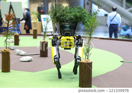 電動四腳步行機器人“Spot” 121339976