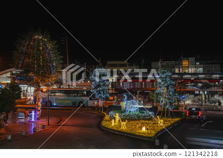 遠州鐵道浜北站前廣場的燈光景觀（靜岡縣） 121342218