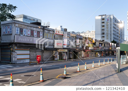 Dongdaemun streetscape in Seoul, South Korea 121342410