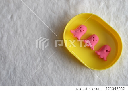 用紙黏土製成的章魚香腸 121342632