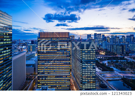 【東京】暮光之城，丸之內南側的建築區 121343023