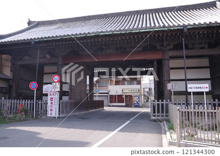 蓮華院南門 121344300