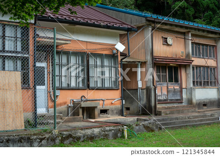 This photo was taken at the former Kyoto Municipal Ohara Elementary School Momoi Branch School, which is now closed. This photo was taken at the former Kyoto Municipal Ohara Elementary School Momoi Branch School, which is now closed. 121345844