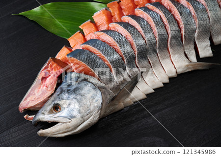 Freshly rolled salmon fillet - Hokkaido white salmon (male) 121345986