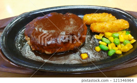 Cheese in Hamburger 121346964