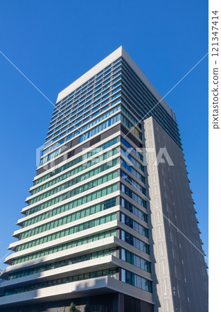 The exterior of the Waters Takeshiba Tower building, which houses Marriott's foreign luxury hotel, Mesm Tokyo 121347414