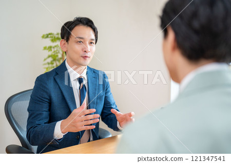 商人在 PC 上解釋 商人在 PC 上解釋 121347541