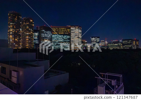 從 Waters Takeshiba 看到的汐留,是萬豪豪華酒店 Mesm Tokyo 的所在地。 從 Waters Takeshiba 看到的汐留,是萬豪豪華酒店 Mesm Tokyo 的所在地。 121347687