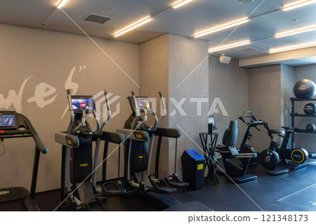 Mesm Tokyo 的健身中心,這是一家位於 Waters Takeshiba 的豪華酒店,靠近濱松町站和竹芝站 Mesm Tokyo 的健身中心,這是一家位於 Waters Takeshiba 的豪華酒店,靠近濱松町站和竹芝站 121348173