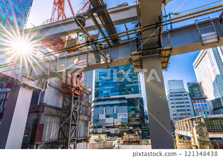 Tokyo cityscape in Japan: Year-end demolition of Shibuya Station west exit... Steel beams appear in the sky... Mysterious "totem pole" also popular... = 21st 121348438