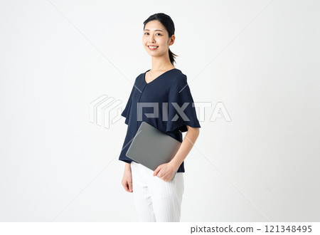 Portrait of a career woman with a laptop 121348495