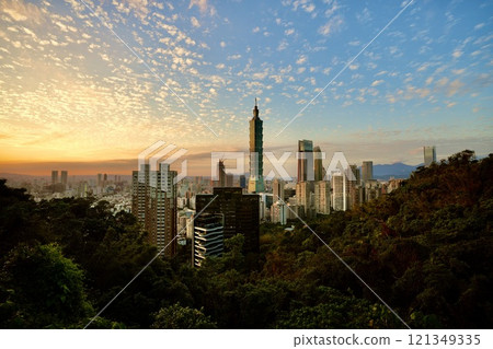 城市風景/夜景《從象山看台北市》 121349335