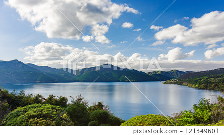 Lake Ashinko as seen from Onshi-Hakone Park 121349601