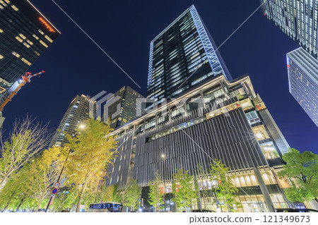 Grand Front Osaka 夜景(大阪府大阪市北區梅田) Grand Front Osaka 夜景(大阪府大阪市北區梅田) 121349673