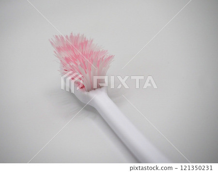 Old toothbrush, left side 1 121350231