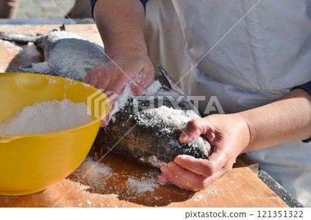 Making salted salmon - Niigata Making salted salmon - Niigata 121351322