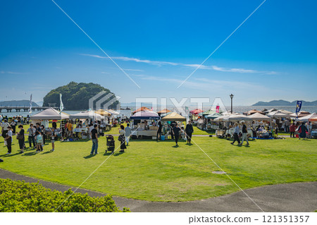 愛知縣蒲郡市竹島園地舉行的當地貓咪遊行場景 愛知縣蒲郡市竹島園地舉行的當地貓咪遊行場景 121351357