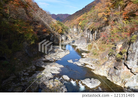 Beautiful autumn leaves at Ryuokyo Gorge, Tochigi 121351405