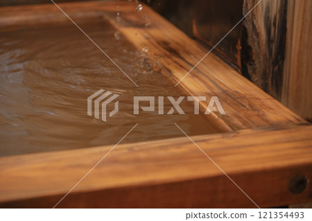 檜木浴溫泉形像素材 121354493