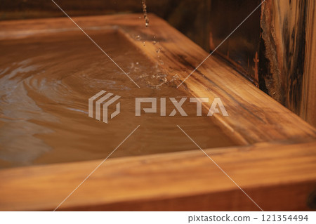 檜木浴溫泉形像素材 121354494