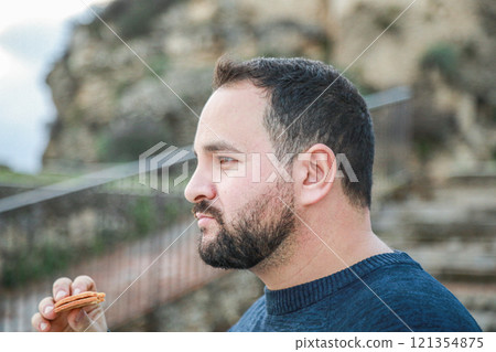 Cheerful Response to Biscuit Flavor 121354875