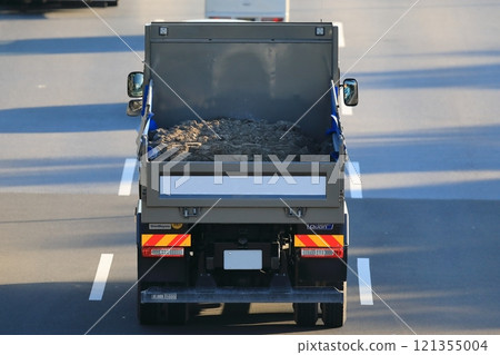 Dump truck image 121355004