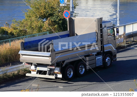 Dump truck image 121355007