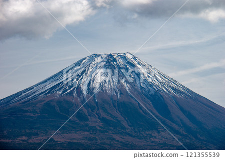 Spectacular view of Mt. Fuji in winter from Asagiri Plateau, Fujinomiya City, Shizuoka Prefecture, Japan Spectacular view of Mt. Fuji in winter from Asagiri Plateau, Fujinomiya City, Shizuoka Prefecture, Japan 121355539