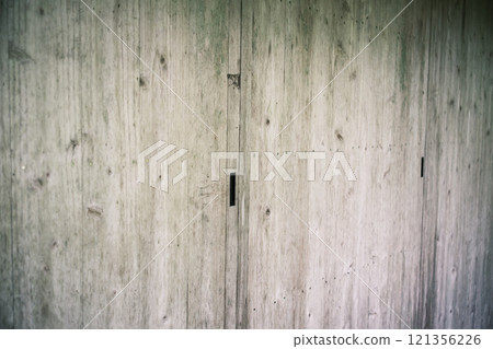 Door of an old Japanese house 121356226